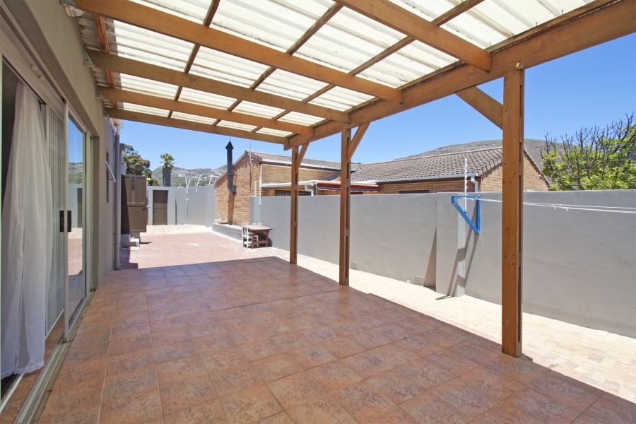 2 Bedroom Property for Sale in Faerie Knowe Western Cape